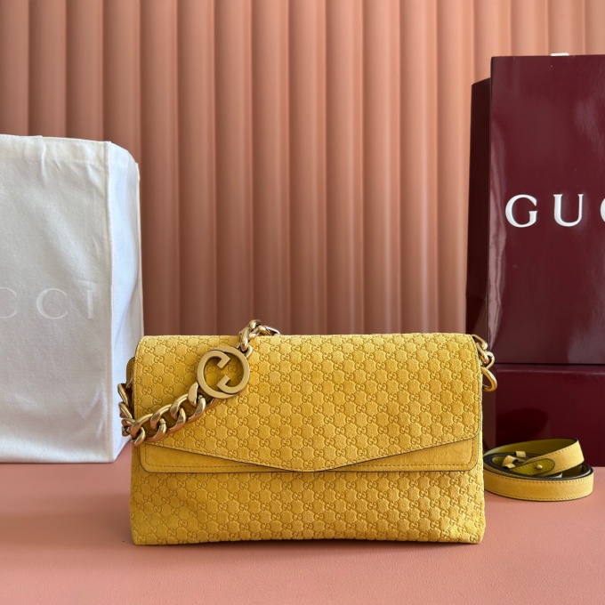 gucci medium bag with chain #857622